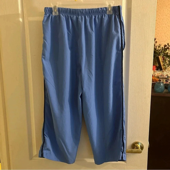 Mountain Lake Blue women’s activewear pants/Capris Medium elastic waist, Pockets - Picture 5 of 6